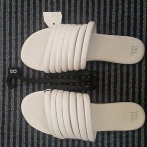 TIME AND TRU COMFORT White Tubular Multi-band Sandals NEW